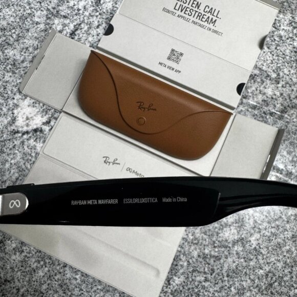 loss Black Ray-Ban Meta Wayfarer RW4006 Smart Glasses Gen 1 – Transition Lenses - Picture 4 of 7